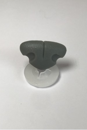 Nosis plastikinė (pilka) 26x16 mm