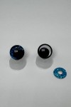 Akys žydros su pakreiptais vyzdžiais 20 mm, (2 vnt.)
