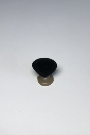 Nosis plastikinė (juoda) 18x12 mm