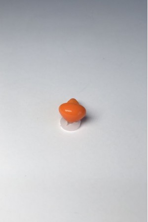 Plastikinė nosytė (oranžinė) 12x9 mm